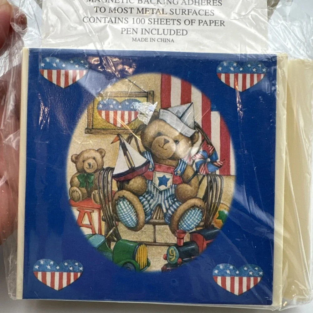 Vtg Magnetic Hold-A-Note Americana Bear Fridge Memo Pad Holder Read**